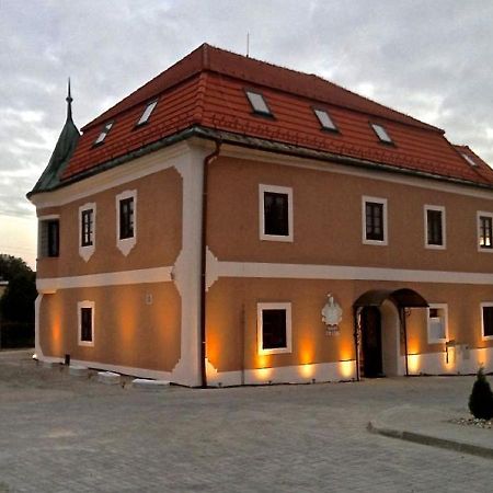 Kastiel Ottlyk Hotel Bánovce nad Bebravou Exterior foto